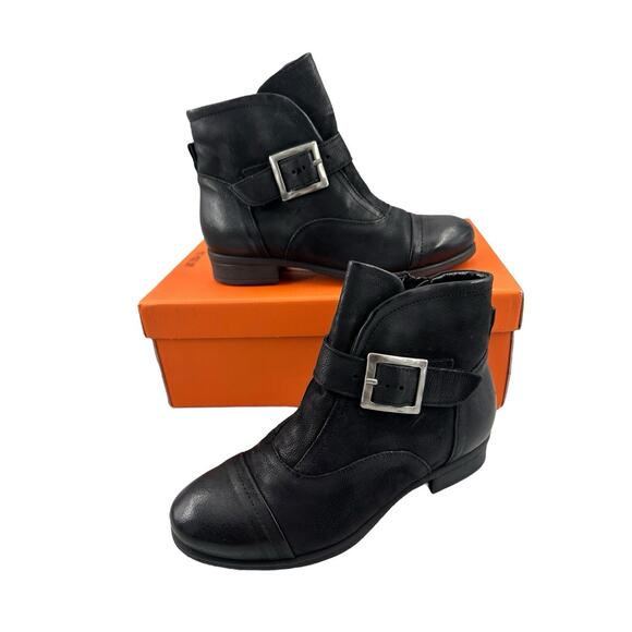 Miz Mooz Leather Buckled Ankle Boot-Siggy-Black Distressed Leather Sz 37/ 7 US - Picture 1 of 8